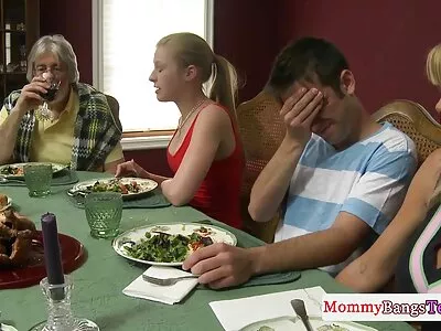 poitrine rouge étalée video x grosse femme