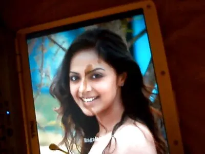 Dasha le fait jouir dans video xxx gratuites sa bouche