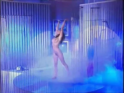 Après le video x grat mariage, les femmes deviennent des prostituées perverties.