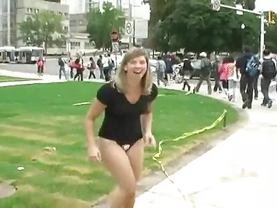 Le sexe oral conjoint video x gratuit francais avec Danica Mor conduit à des orgasmes intenses