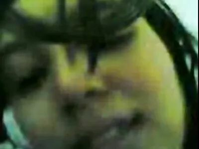 exercices, montrant des étirements pendant les video x amateur femme mature rapports sexuels sous la douche