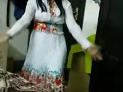 mamelons mouillés de sa video porno amateur gratuite copine Aux Gros seins