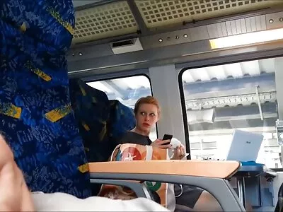 Mon gynécologue m'a mise enceinte. Son assistant video gratuite film x nous a aidés.