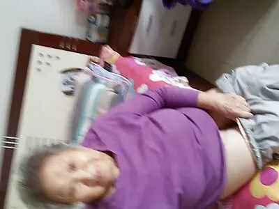 jouer avec sa chatte streaming film gratuit porno et enfoncer ses doigts