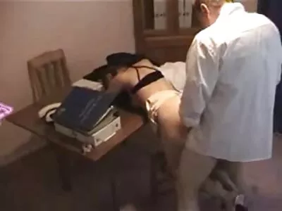 Près de ma fille video gratuite film x endormie.