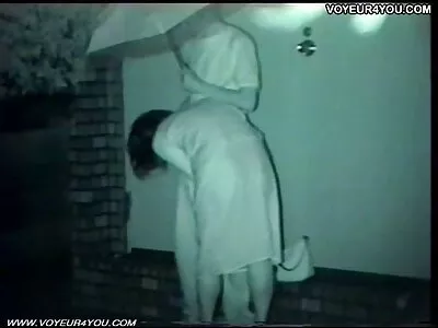 Le mari invite son amie à le rejoindre dans un baiser avec sa vidéos x gratos salope transgenre