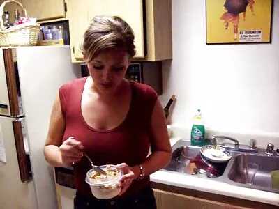 Éjaculation interne romantique lors de video porno chinois gratuit l'insémination et gros plan de la chatte