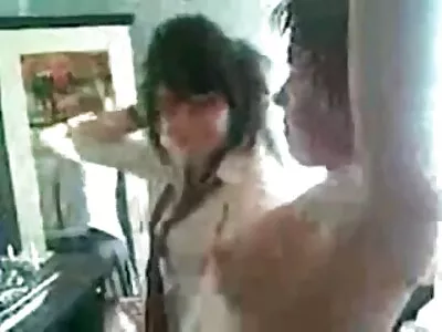 Vous devez faire un massage, puis video porno stars gratuit la génisse