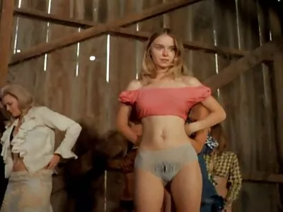 Sa belle-fille remet en question film amateur porno gratuit son attitude envers son beau-père