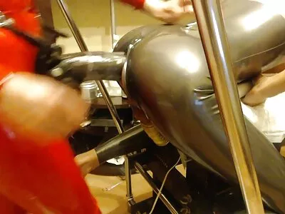 Une libellule sautante encombrait la maison de son vidéo x gratuit amant