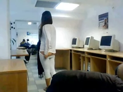 Mon amant continue de film porno amateur jouir dans ma chatte serrée dans l'espoir d'avoir des enfants