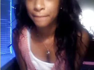 Un video x femme mure punk asiatique reçoit une éjaculation interne