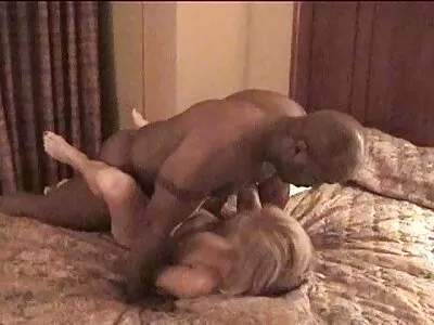 Hannah Vivien et Leela Moon video x gratuit mature ont du mal