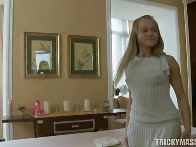 difficile d'embrasser une jeune étudiante qui video porno gratuite en streaming adore quand elle se fait baiser par une grosse bite